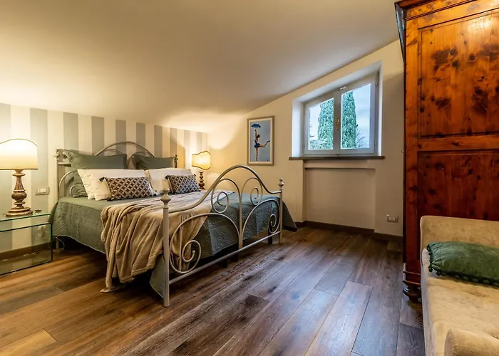 Porri By Mmega Сієна